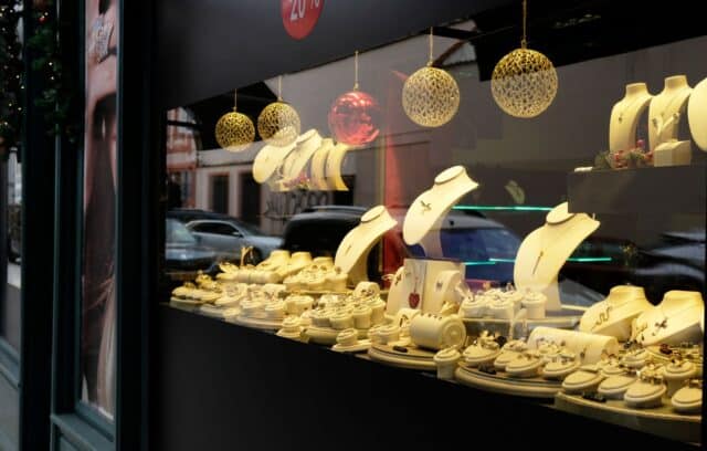 présentoirs bijoux bijouterie